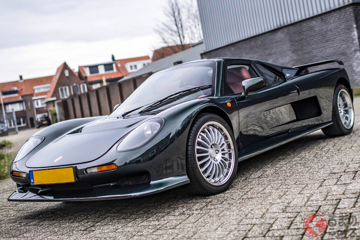 ジャガー「XJ220」やマクラーレン「F1」などの英国製スポーツカーと、同じ雰囲気の外観デザインをもったアスカリ「エコス」BMW製のV8エンジンを搭載し、最高速度220mph(約322km/h)だったアスカリ「エコス」(C)2021 Courtesy of RM Sotheby's