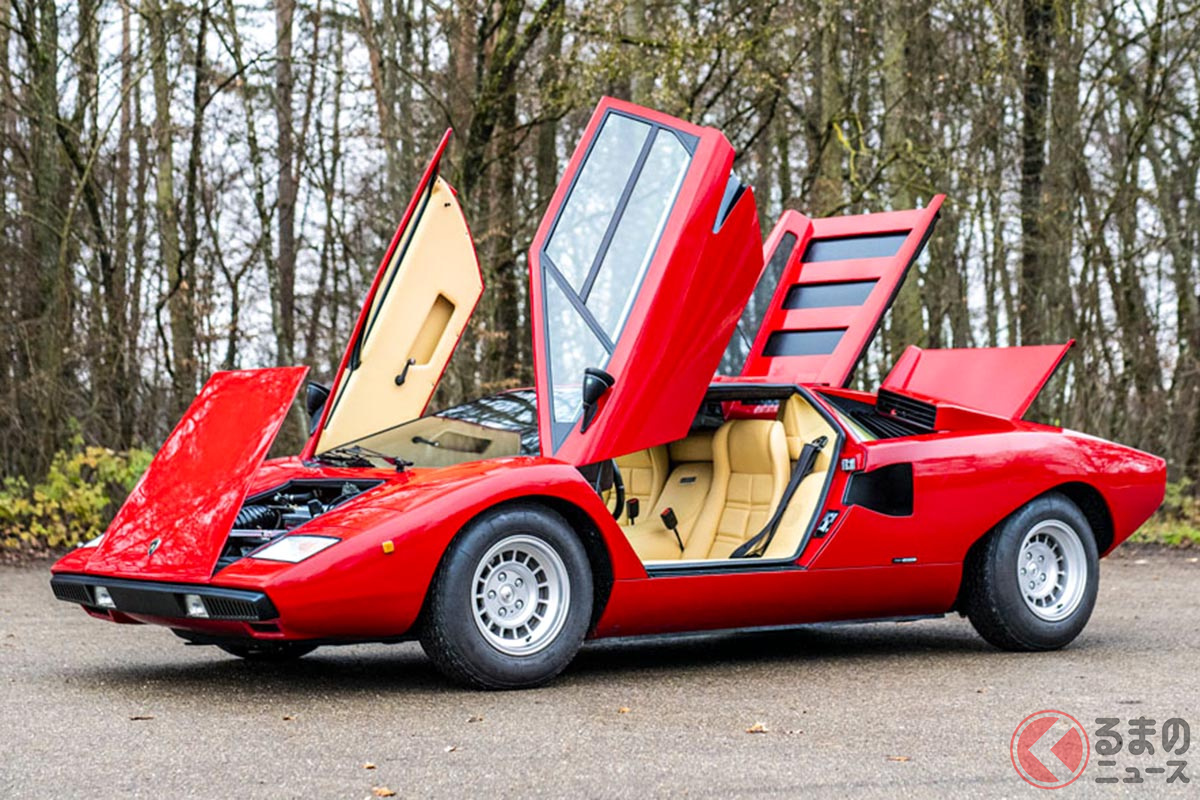 スーパーカーカードなどでよく見かけた「全部上げ」状態の「カウンタックLP400」(C)2021 Courtesy of RM Sotheby's