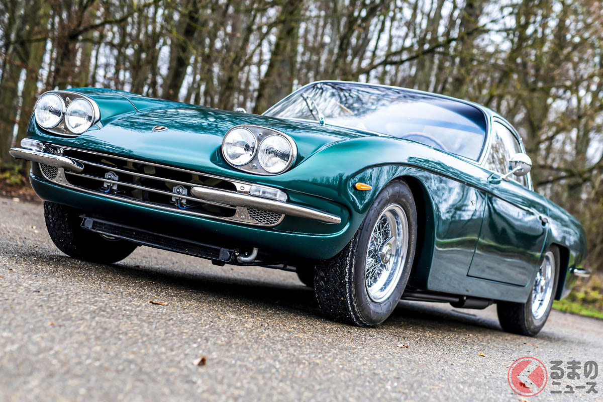 「350GT」の楕円形2灯式から、丸型4灯式を採用した「400GT 2+2」(C)2020 Courtesy of RM Sotheby's