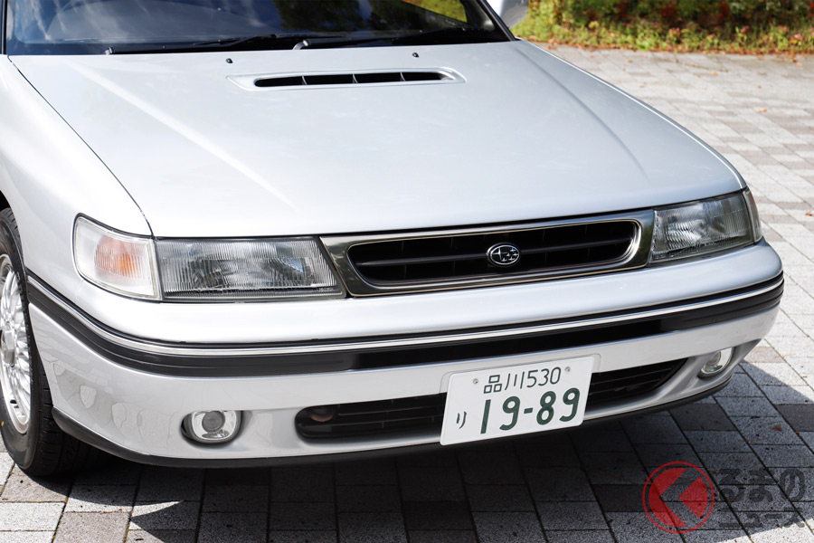 スバルが広報車として保有する初代「レガシィツーリングワゴン」