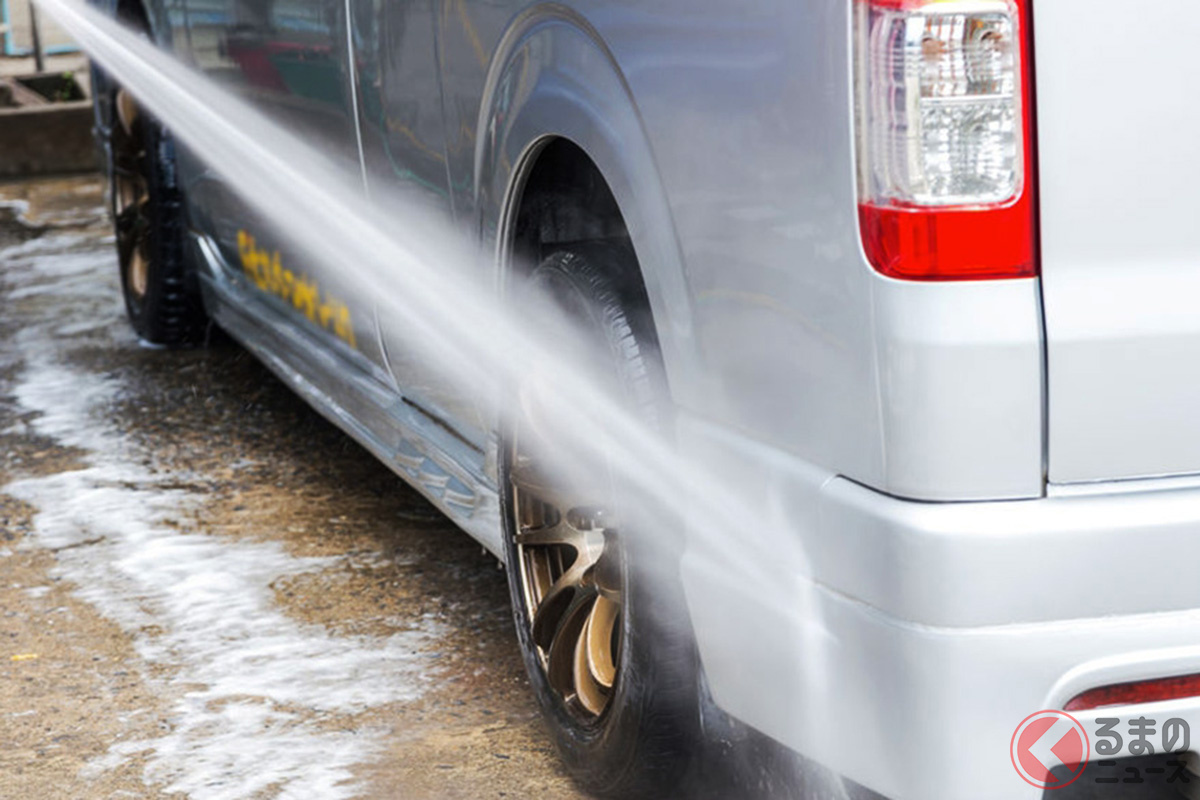 雨が続く梅雨でも洗車は必要なの?