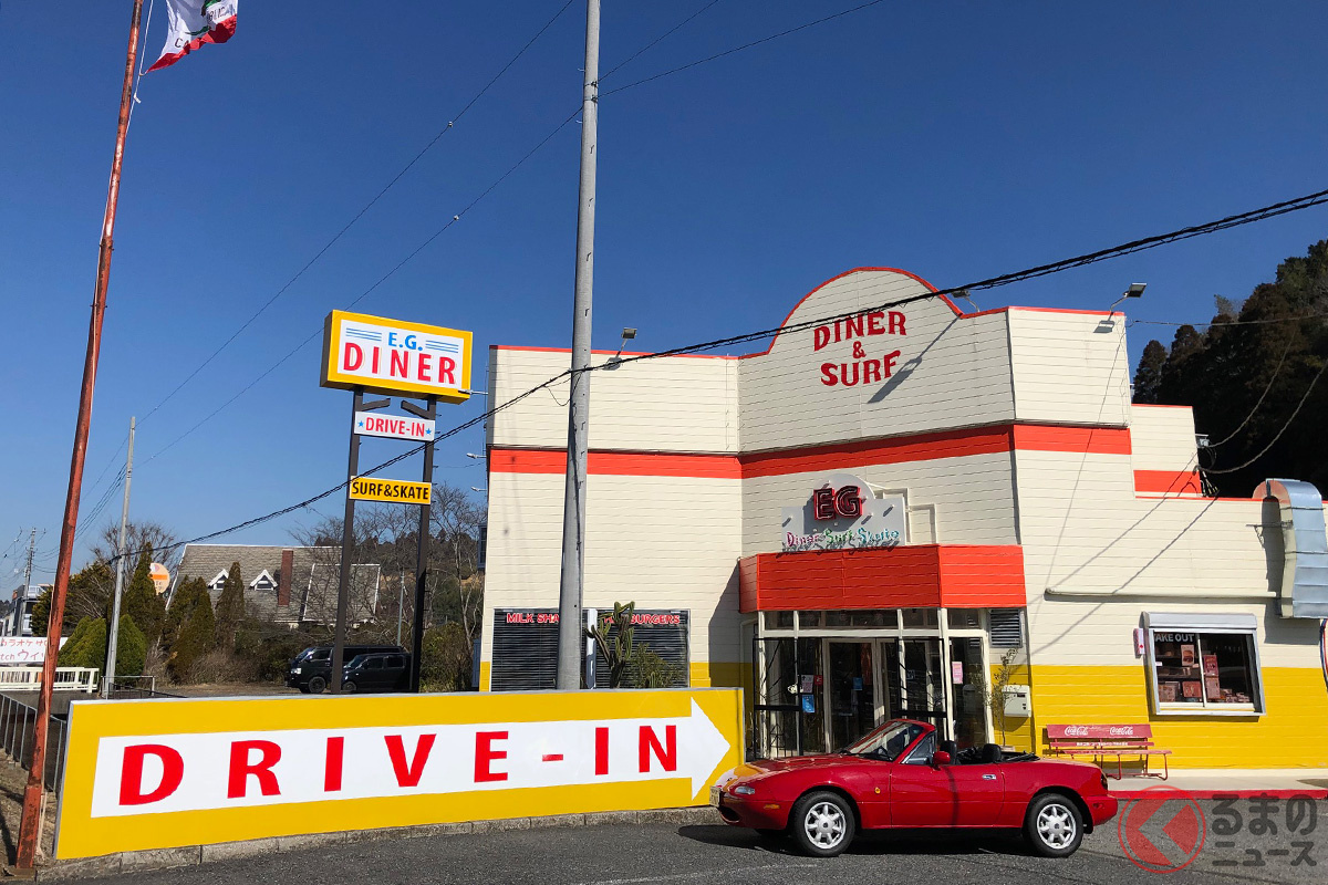 筆者(桃田健史)が試乗したマツダ初代「ロードスター」