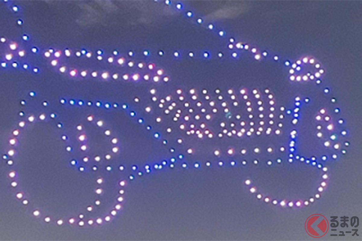 400基のドローンを用いてサンパウロの空に“出現”した日産新型「キックス」