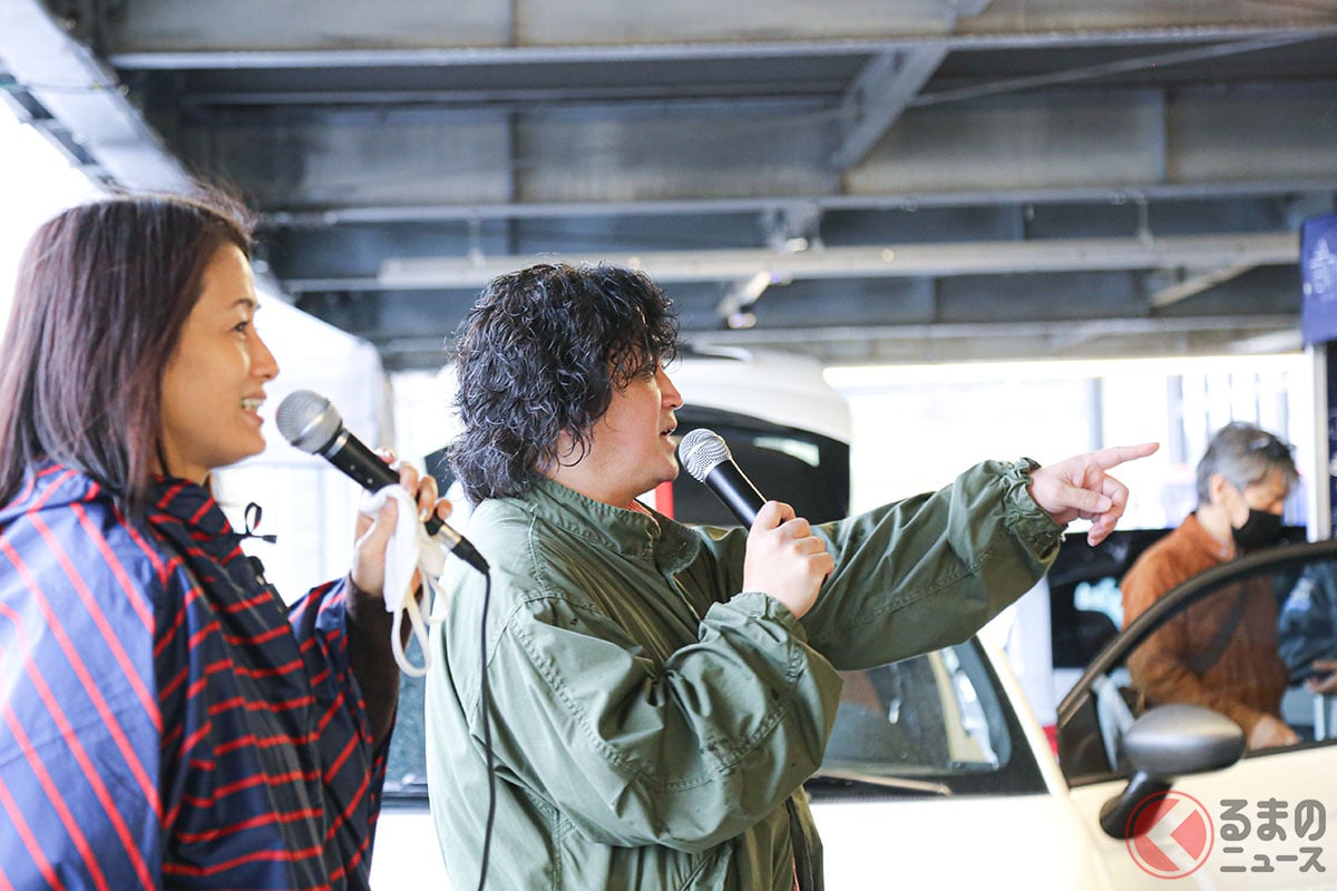 モータージャーナリスト嶋田氏の軽快なトークショーも開催