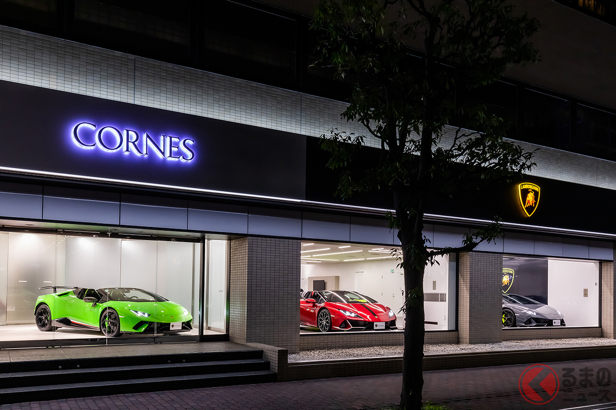 ランボルギーニ芝ショールームは、JR田町駅・都営地下鉄三田駅や、首都高1号羽田線の芝浦ICからほど近い芝浦ベイエリアにオープン