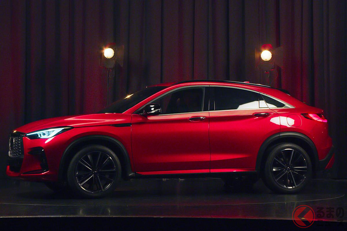 フロントフェイスとボディシルエットの対比がユニークな「QX55」