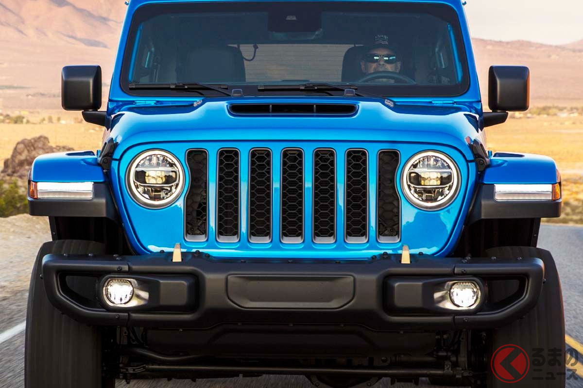 現行型「ジープ・ラングラー」。ジープのアイコンでもある7本の縦スロットが設けられたフロントグリルが印象的だ