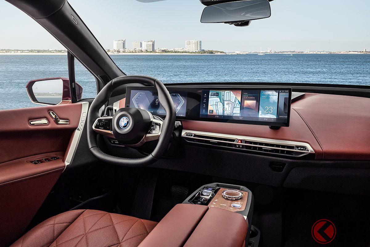 BMWの新型iDrive。写真はBMW新型電動SUV「iX」のインテリア