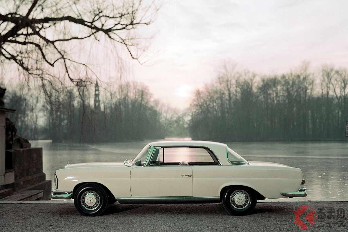 1961年のジュネーブショーで世界初公開されたW111型220SEクーペ