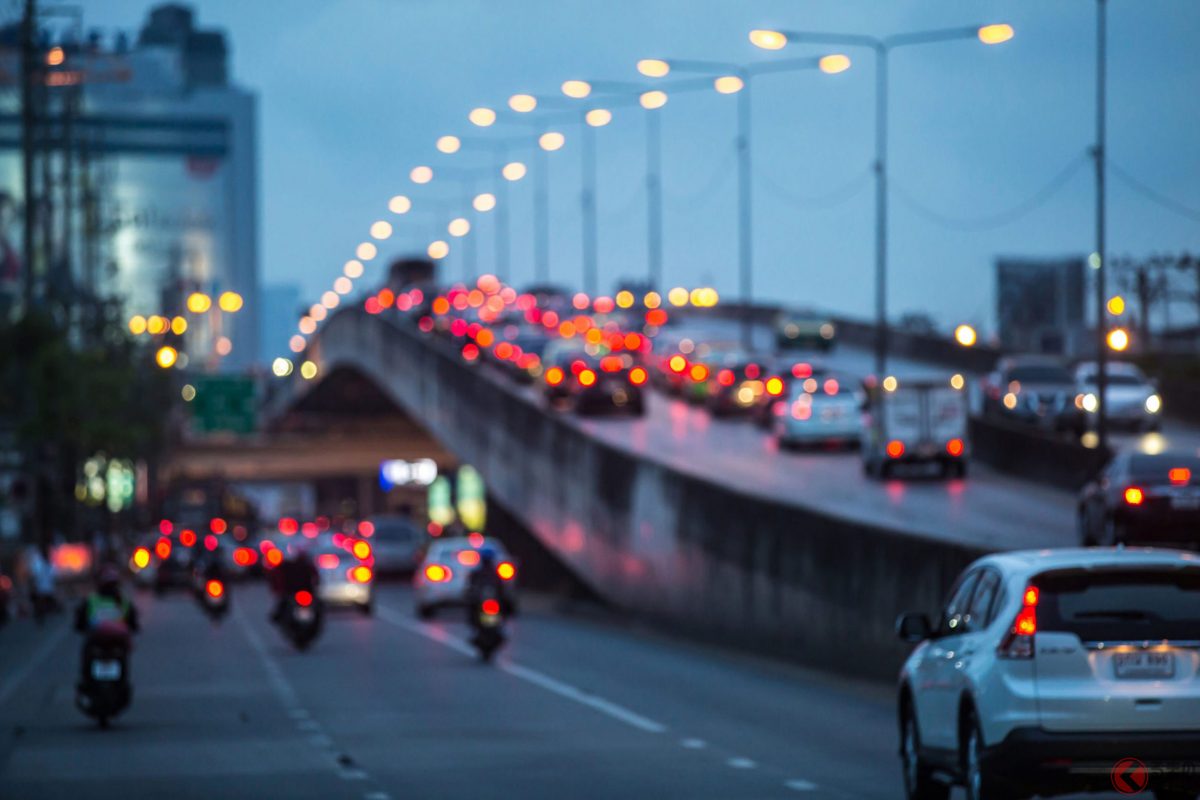 薄暮時などは事故の発生率も高いので早めのライトオンを!