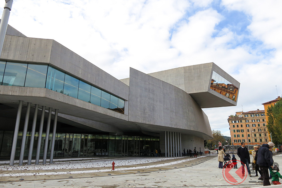 ザハ・ハディド設計による国立21世紀美術館