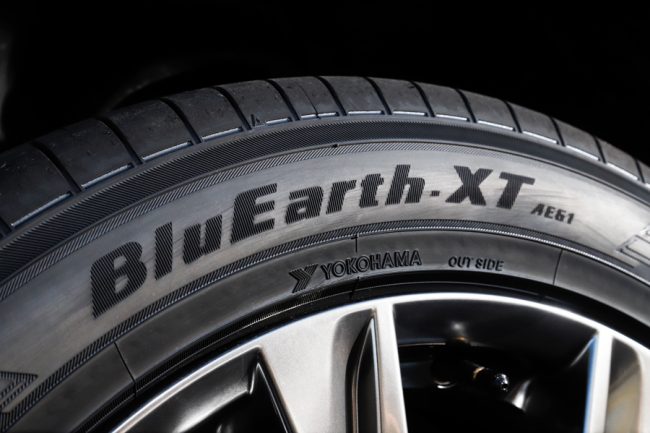 お得な情報満載 タイヤショップあやの YOKOHAMA 235 55R18 100V BluEarth-XT AE61 ブルーアース ヨコハマタイヤ  サマータイヤ 夏タイヤ 4本セット
