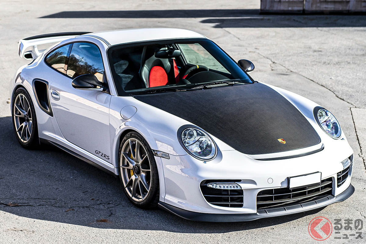 2010年の後期型の997型911をベースに500台のみが限定生産された「911 GT2 RS」(C)2020 Courtesy of RM Sotheby's