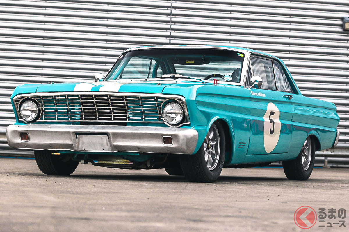 ローワン・アトキンソン卿が、「グッドウッド・リバイバル・ミーティング」を含む様々なクラシックツーリングカーレースに出走してきたフォード「ファルコン FIA レースカー」(C)Silverstone Auctions Limited 2021