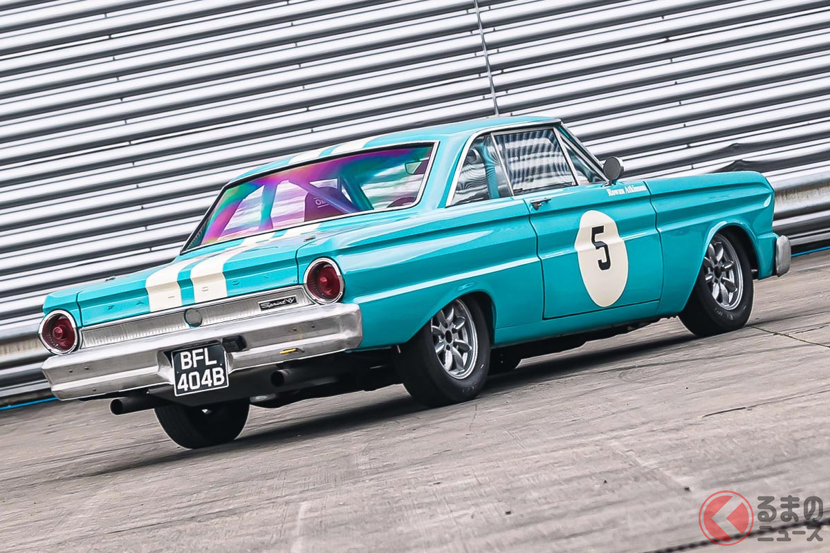 ローワン・アトキンソン卿が、「グッドウッド・リバイバル・ミーティング」を含む様々なクラシックツーリングカーレースに出走してきたフォード「ファルコン FIA レースカー」(C)Silverstone Auctions Limited 2021