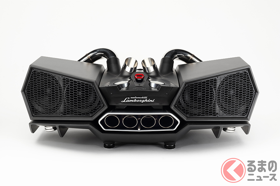 ランボルギーニとコラボしたスピーカー、ESAVOX。ランボルギーニのエンブレムが装着されている。1万9900ユーロ