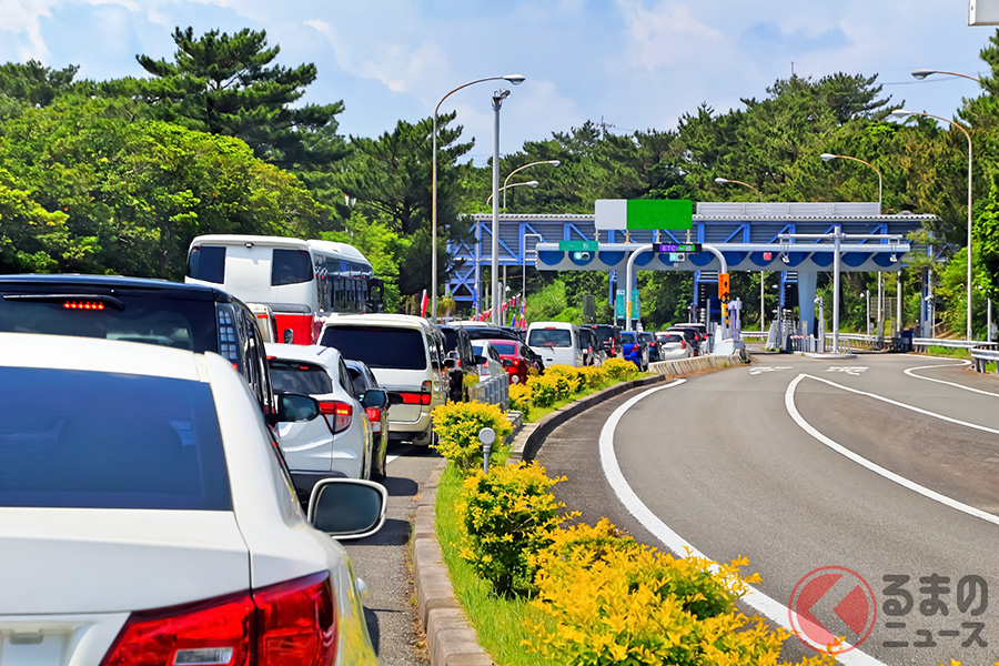 かつておこなわれた「高速道路無料化」「高速道路料金休日1000円」の景気対策は経済対策をもたらしたが渋滞も発生した(写真はイメージ)