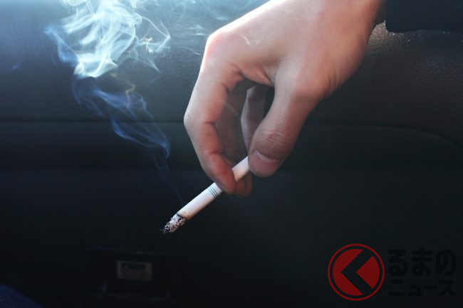 タバコ臭いのは嫌 ドライブ中に起きる 喫煙者のドン引き行動5選 くるまのニュース