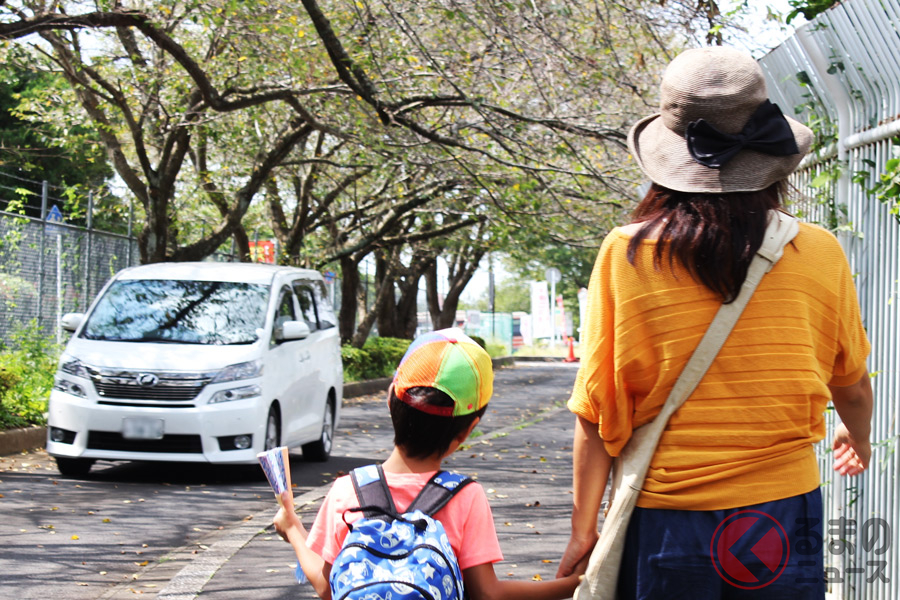 外出自粛の時期は、クルマから降りずに外食できるドライブスルーが重宝される