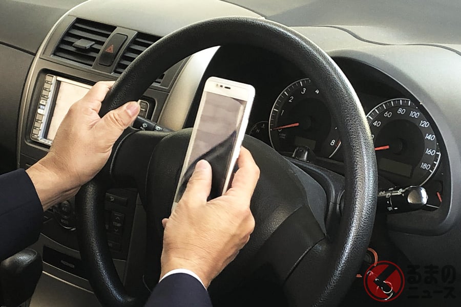 信号待ちなら ながら運転 どこまでセーフ スマホ以外に食事 化粧もngの可能性が くるまのニュース 2 信号待ちなら ながら運転 どこまでセーフ スマホ以外に食事 化粧もngの可能性が くるまのニュース 2