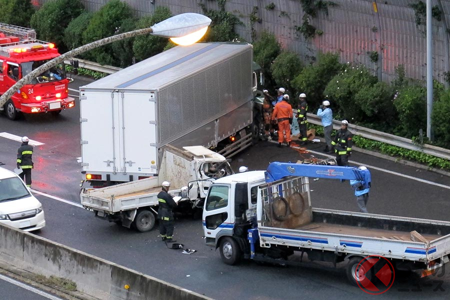 高速道路で発生した事故