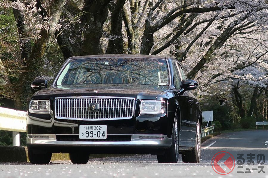 現行センチュリーはハイブリッド化で燃費も上々