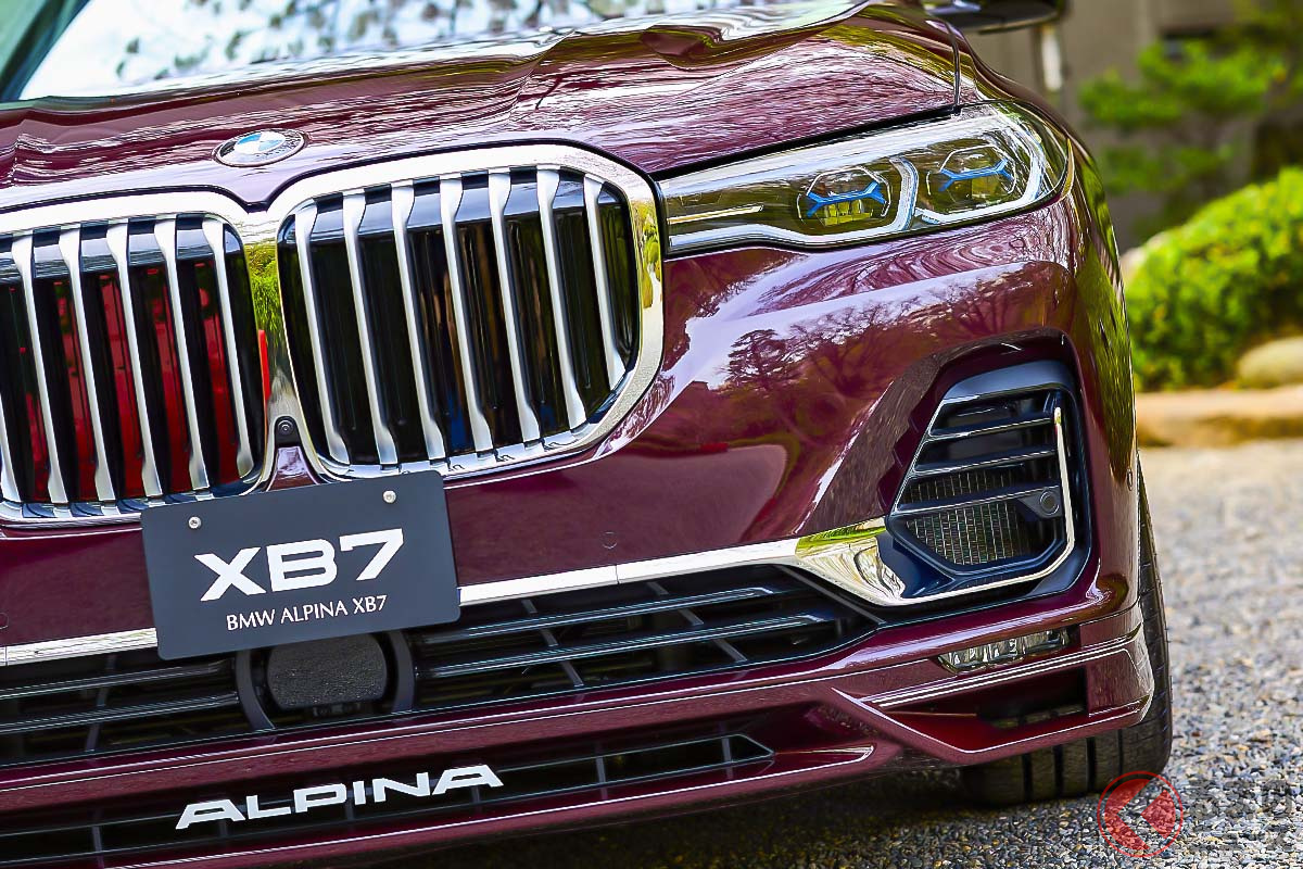 アルピナ「XB7」の日本仕様は右ハンドルのみとなり、車両価格(消費税込)は2498万円