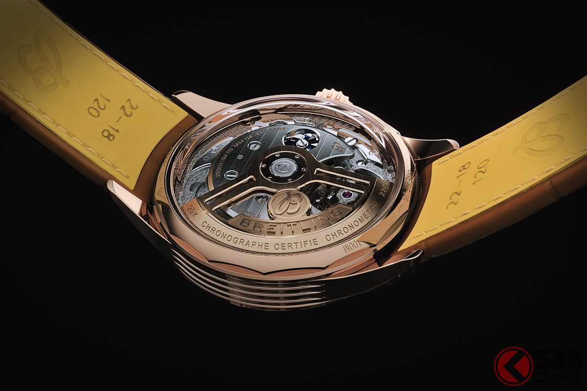 シースルーのサファイアケースバックからは22Kのローターを備えた見事なムーヴメントを見ることが可能