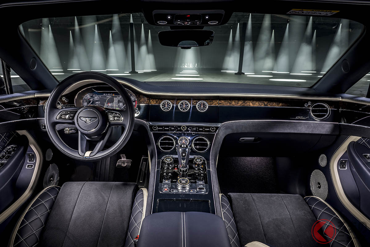 ベントレー「コンチネンタルGTスピード コンバーチブル」のインテリアはメインレザー15色、セカンダリーレザー11色から選択が可能
