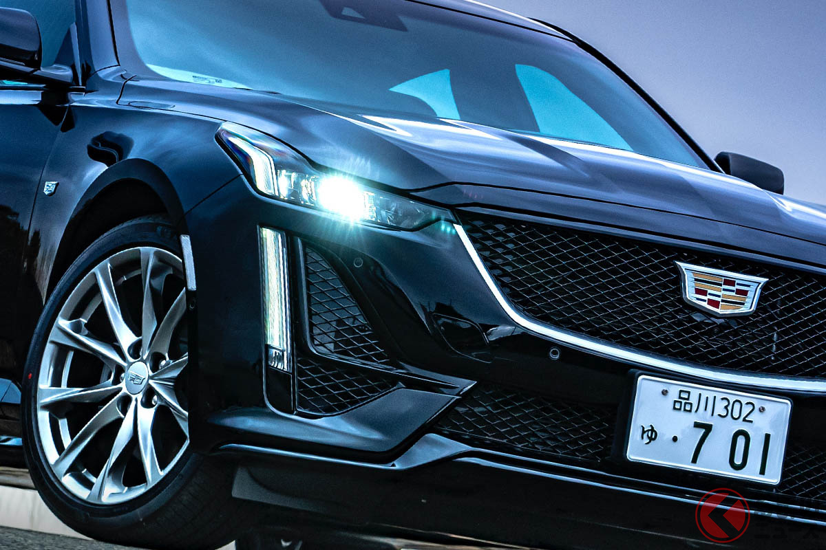 美しく先鋭的なLEDバーチカルライトが特徴的なキャデラック「CT5」