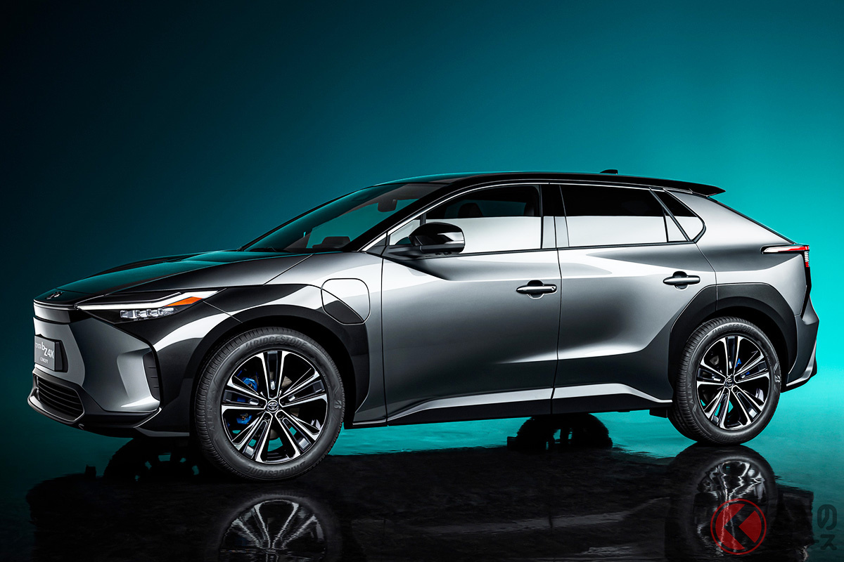 トヨタが公開した新型「bZ4X(トヨタ ビーズィーフォーエックス)」