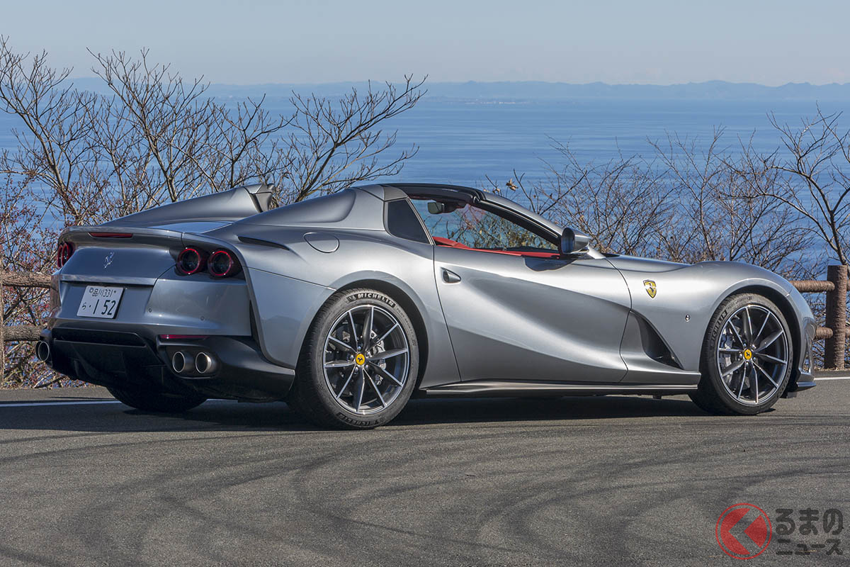 ルーフ形状は左右が隆起したトンネルバックスタイル。リアセクションはオープン化で損なわれたダウンフォースを補うため、ディフューザーの拡大など様々な最適化が施されている(C)横澤靖宏