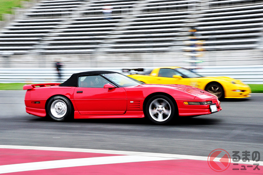 直線を爆走するドラッグレースも開催する農道空港(画像はイメージ)