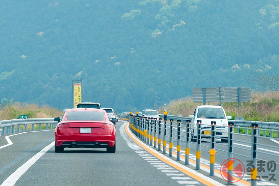 長距離ドライブでは眠気に注意