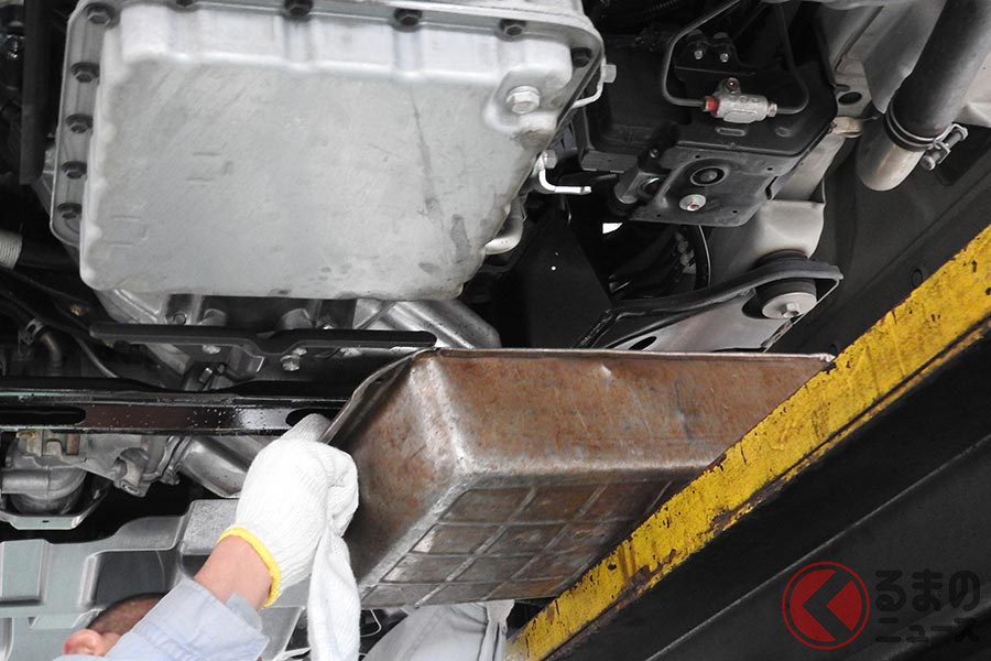 エンジンオイルの交換作業