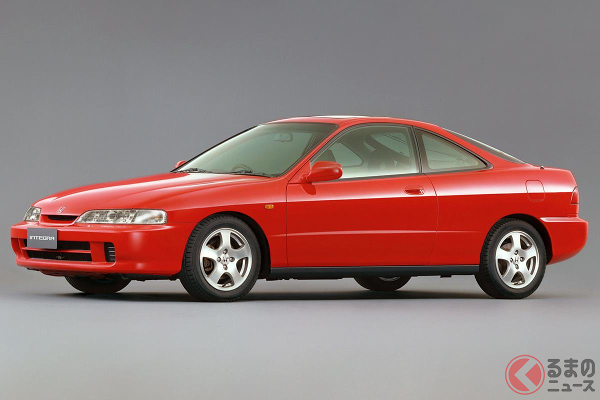 日本仕様の一部グレードのみフロントフェイスを刷新した後期型「インテグラ」