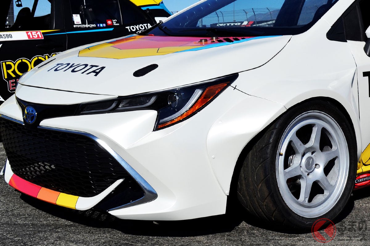 トヨタが2018年のSEMAショーで公開したドリフト仕様の「カローラハッチバック」
