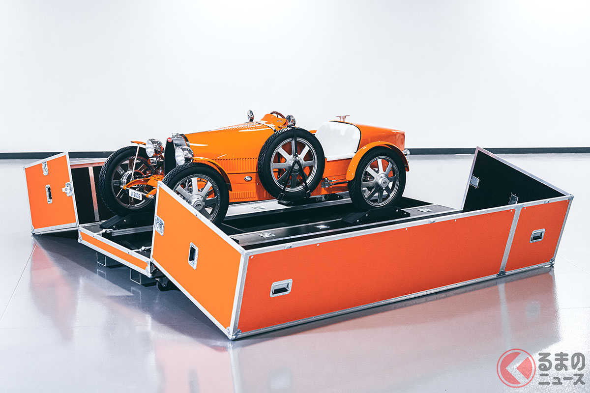 安全に「ベイビーII」を運ぶことができるトランスポートケースもオーダーすることができる