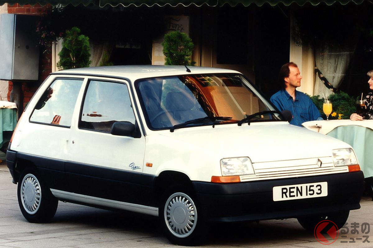 やや近代的なデザインとなった2代目「5(サンク)」