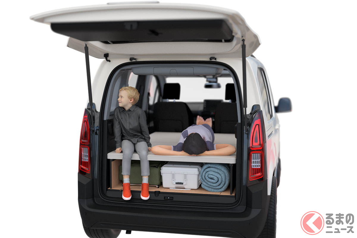 ベルランゴでの車中泊を可能とする「agre(アグレ)・ベッドキット」