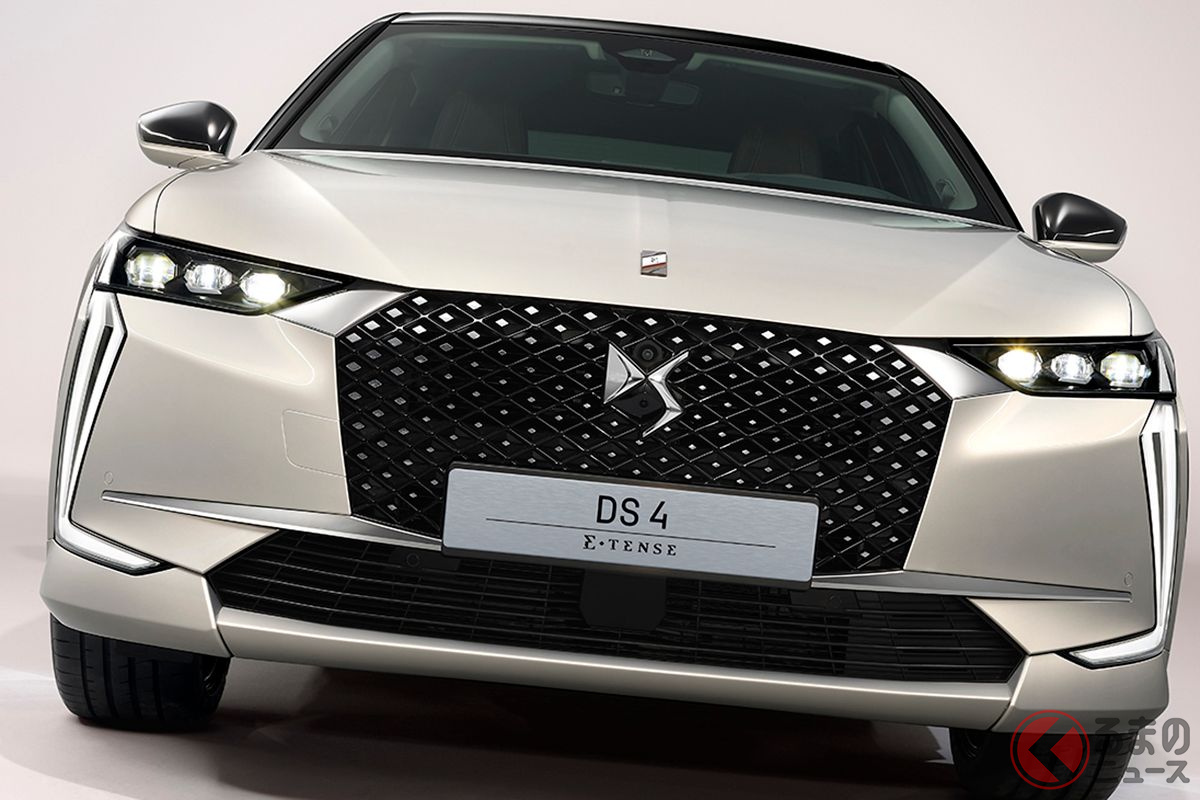 新型「DS4」のフロントマスク
