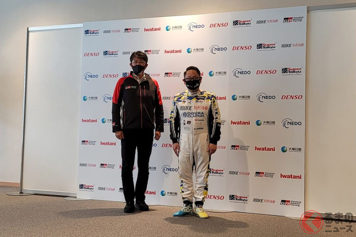 GRカンパニーの佐藤恒治プレジデントとモリゾウ選手(トヨタ・豊田章男社長)