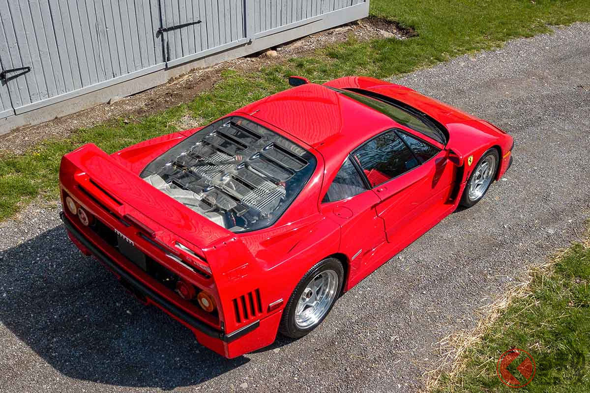 レーシングカーをオンロード仕様に仕立てたようなスパルタンな「F40」(C)2021 Courtesy of RM Sotheby's