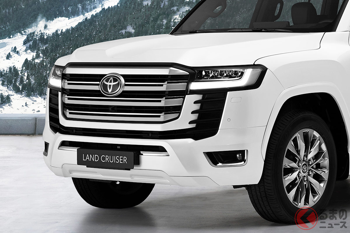 メッキ調水平グリルが存在感を示す新型「ランドクルーザー(300系)」(欧州仕様)