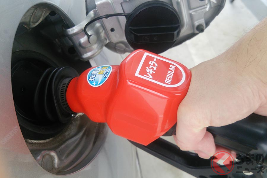 ガソリンは各種税金に消費税も上乗せされている