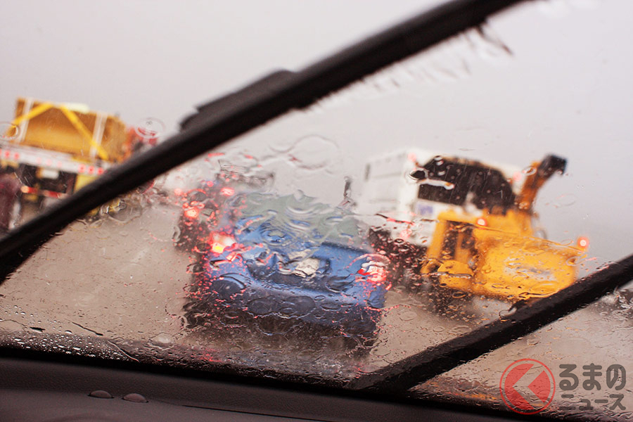 雨天時の運転、どんなことがヒヤッとする？