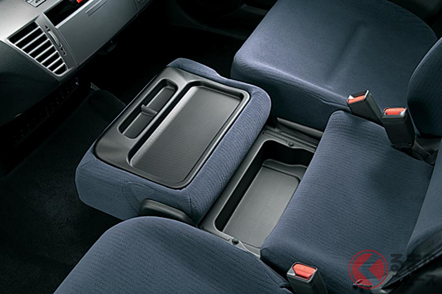 前席に3人座れた 個性的だった フロント3人掛け のクルマが絶滅した訳 くるまのニュース 前席に3人座れた 個性的だった フロント3人掛け のクルマが絶滅した訳 くるまのニュース