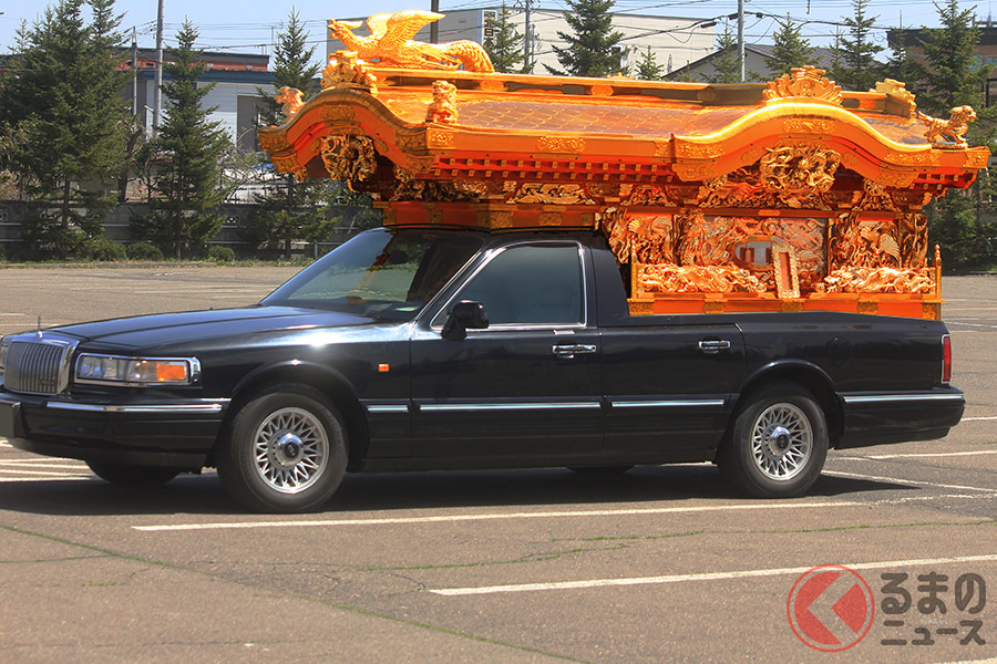 今は見ることの少なくなった「宮型霊柩車」