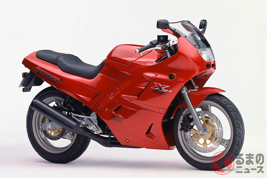 かつてスズキから販売されていた二輪車の「アクロス」