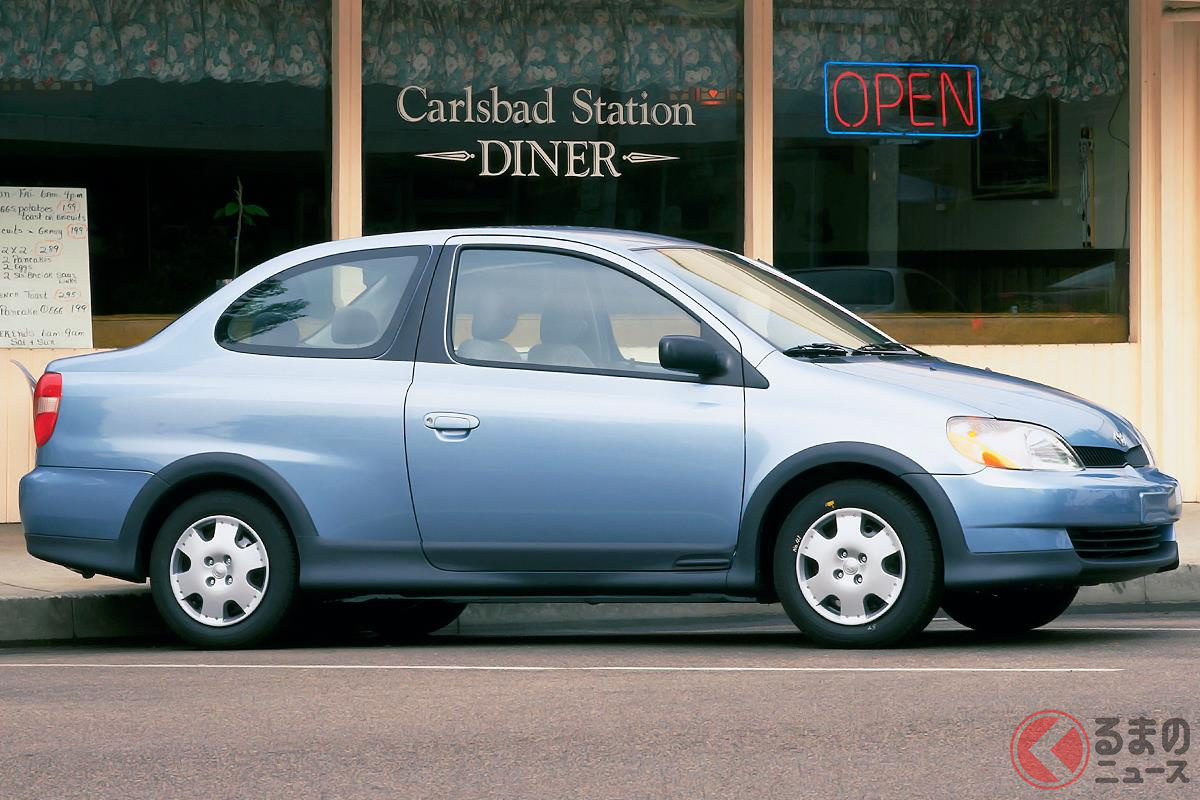 日本の「プラッツ」と同型ながら2ドアもラインナップされた「エコー」